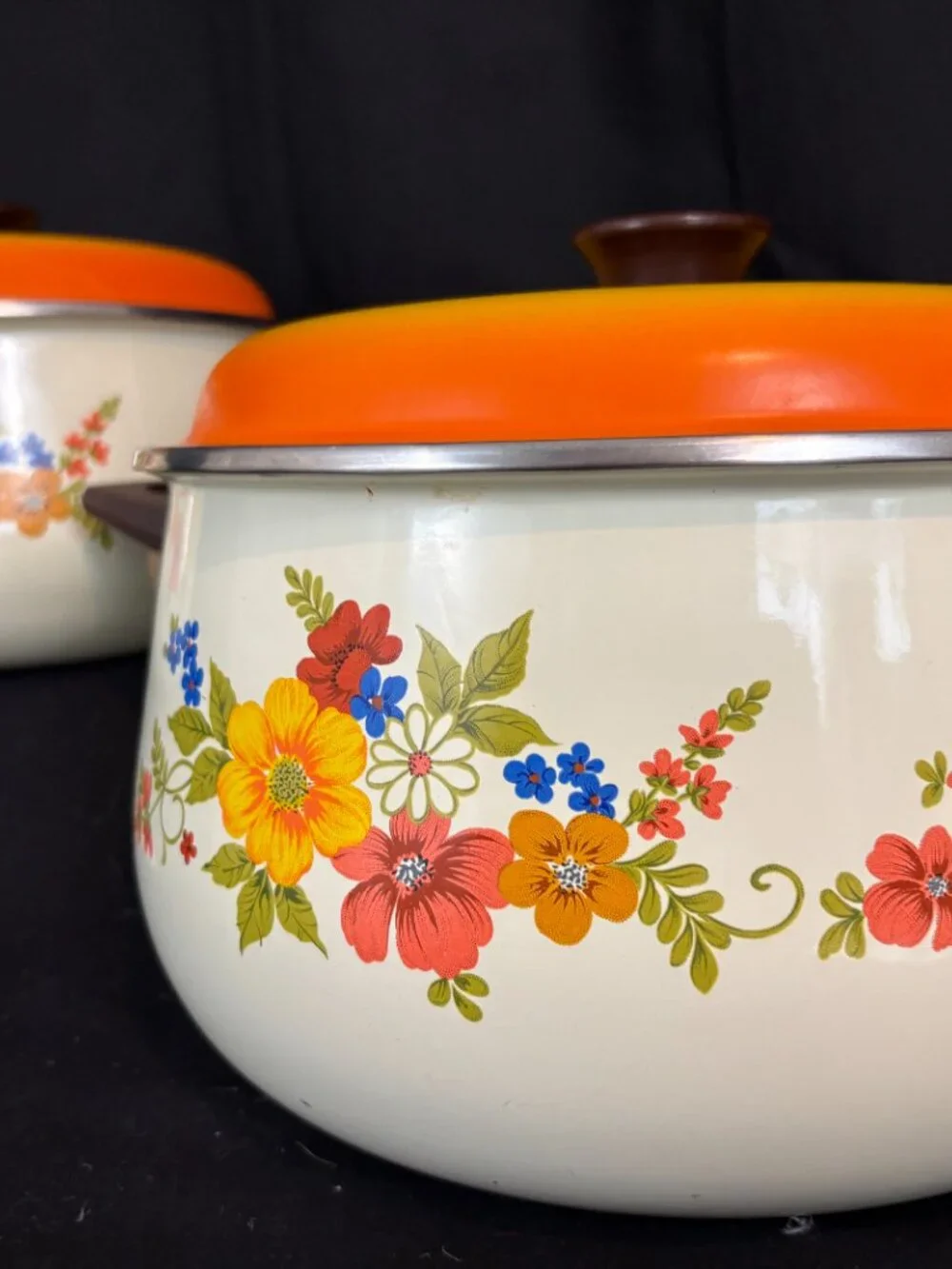 Vintage 70s JMP Sweet Flowers Enamel Pot Set